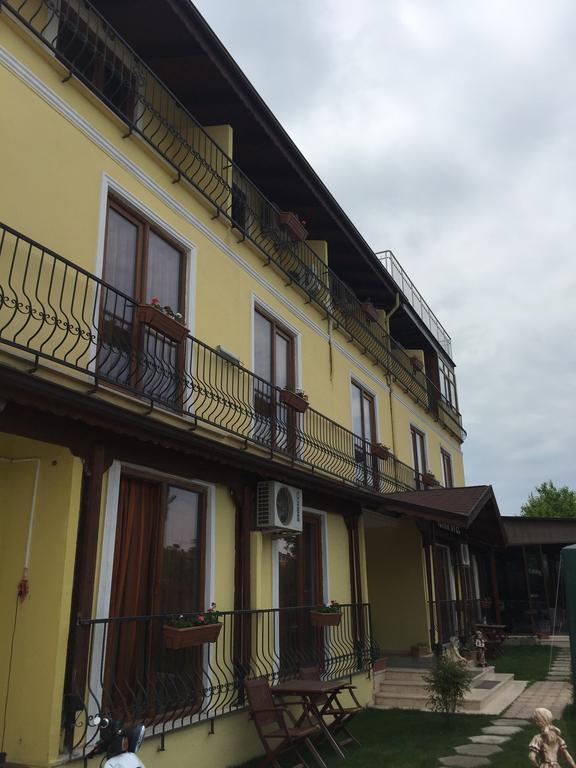 Flora Iznik Hotel & Suites Exterior photo