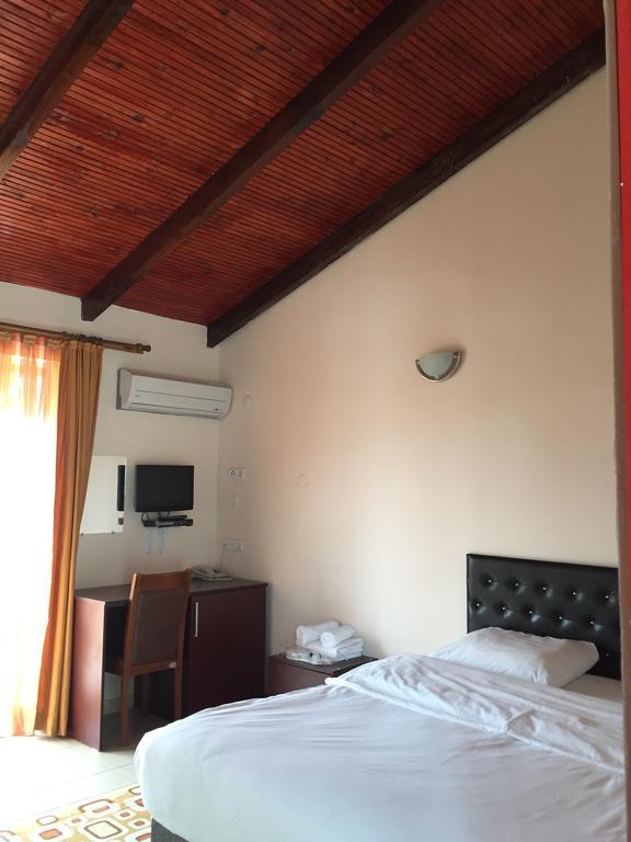 Flora Iznik Hotel & Suites Exterior photo