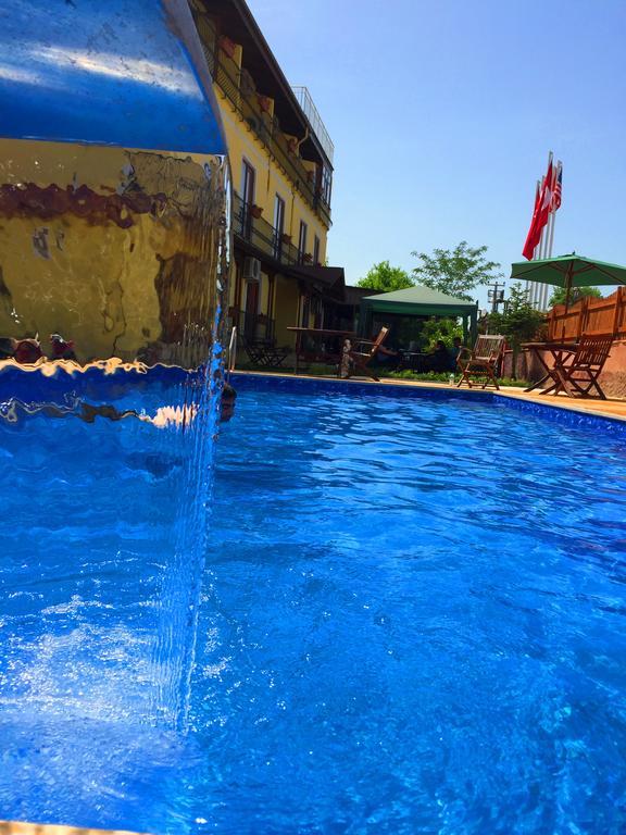 Flora Iznik Hotel & Suites Exterior photo